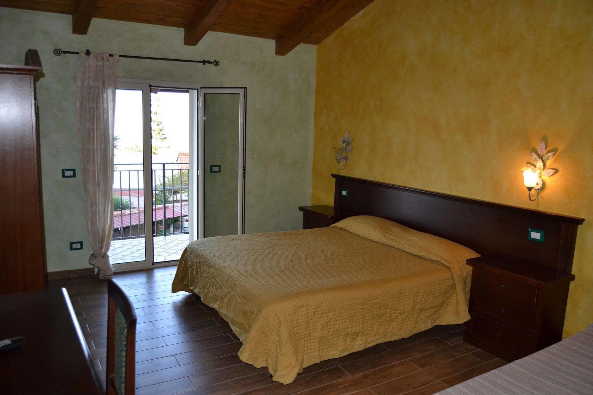 B&B Villa Chianalea シッラ エクステリア 写真